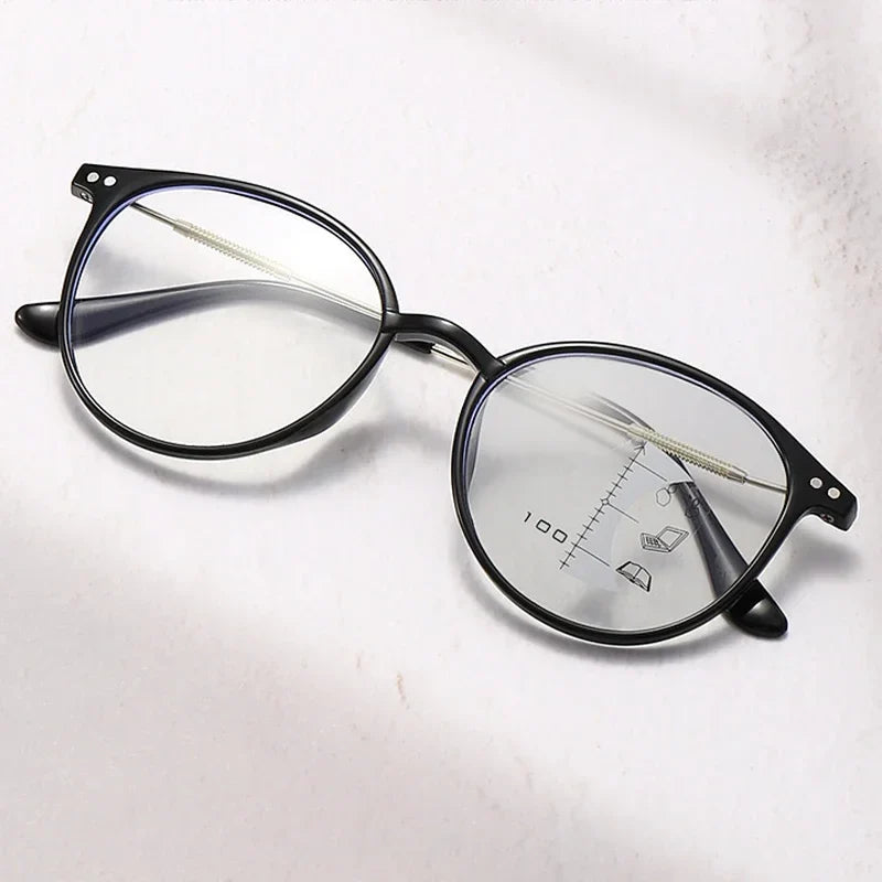 Blaise | Men's Lightweight Round Frame Progressive Multifocal Photochromic Reading Glasses